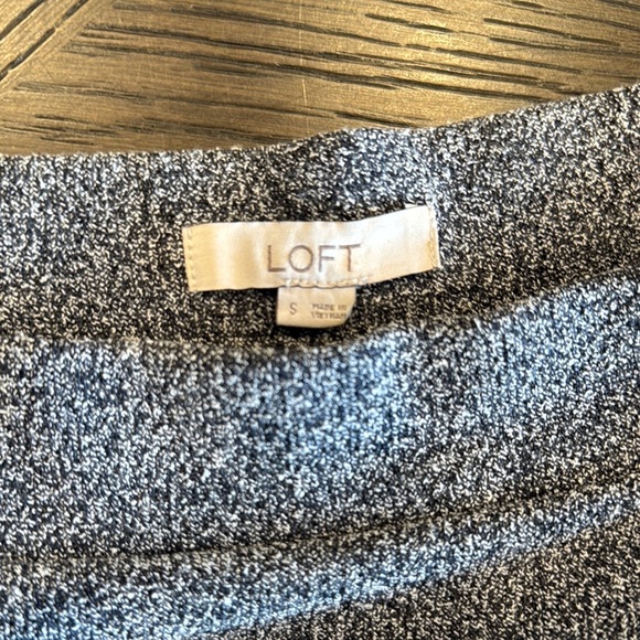 2 LOFT mini skirts - Picture 10 of 11